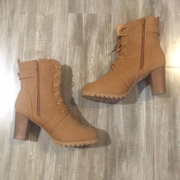 Shoes - Combat boots with heels